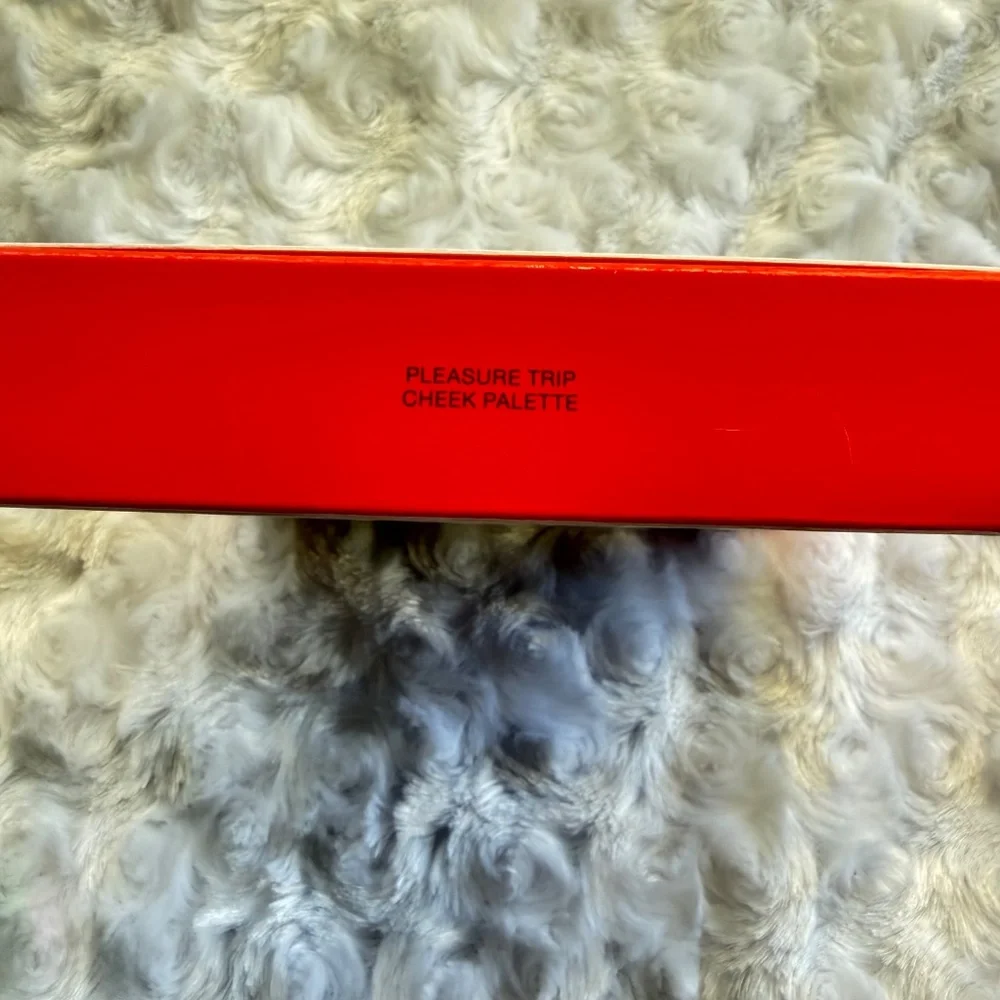 NWT NARS Pleasure Trip Limited Edition Cheek Palette